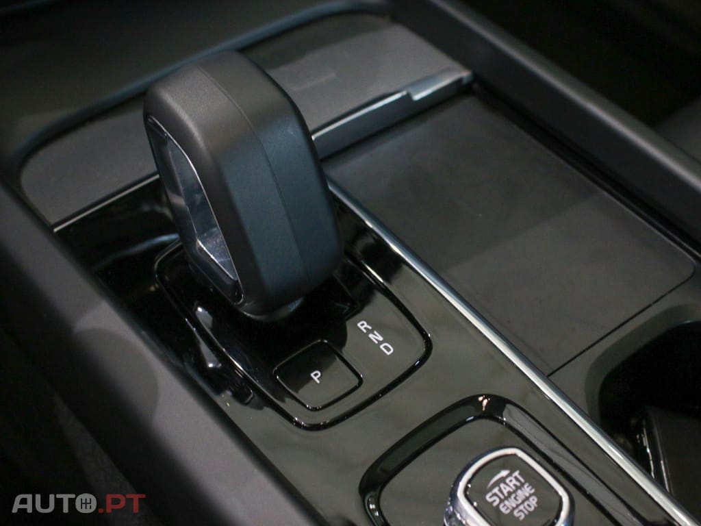 Volvo XC60 2.0 T6 PHEV Black Edition AWD