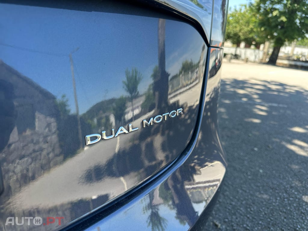 Tesla Model 3 Long-Range Dual Motor AWD