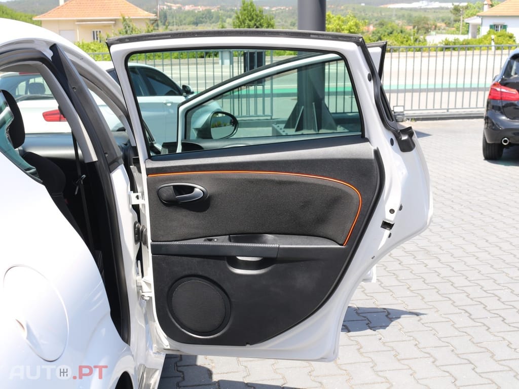 Seat Leon 2.0 TDI FR 18 Tiago Monteiro