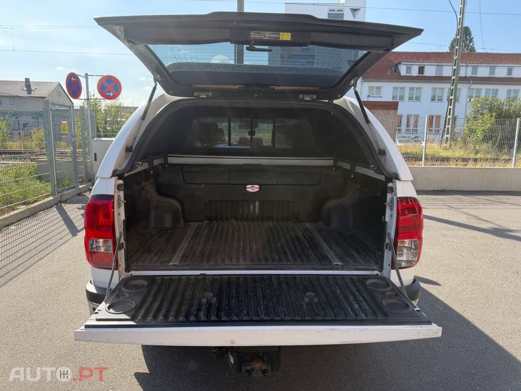 Toyota Hilux 2.4 D-4D 4WD CD Aut.