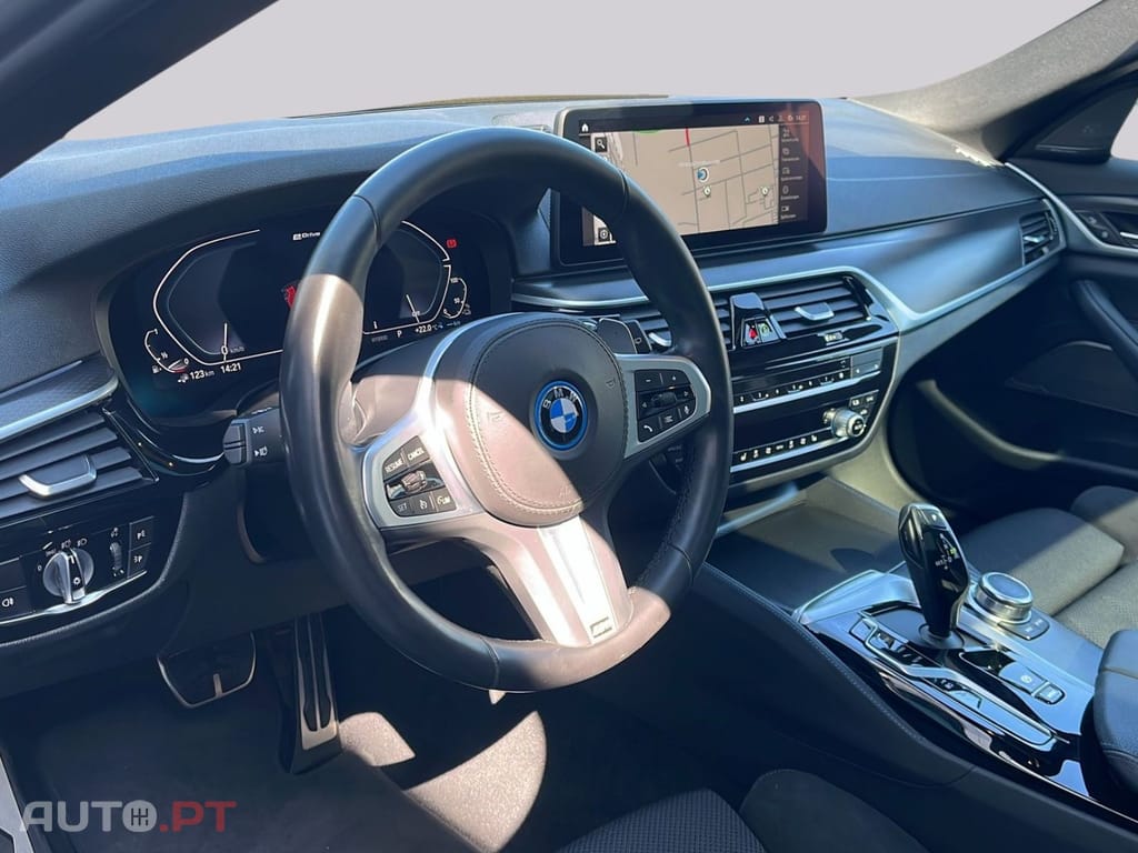 BMW 530 I.V.A DEDUTIVEL xDrive A M Sportpaket
