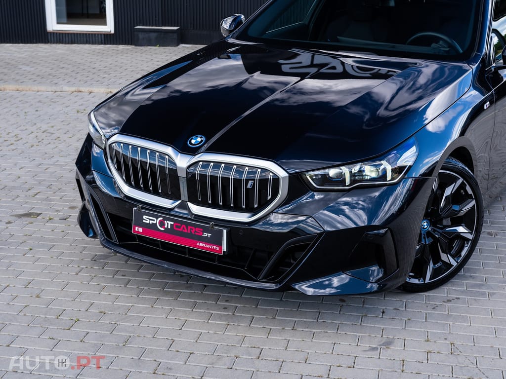 BMW i5 eDrive40 Pack Desportivo M Pro