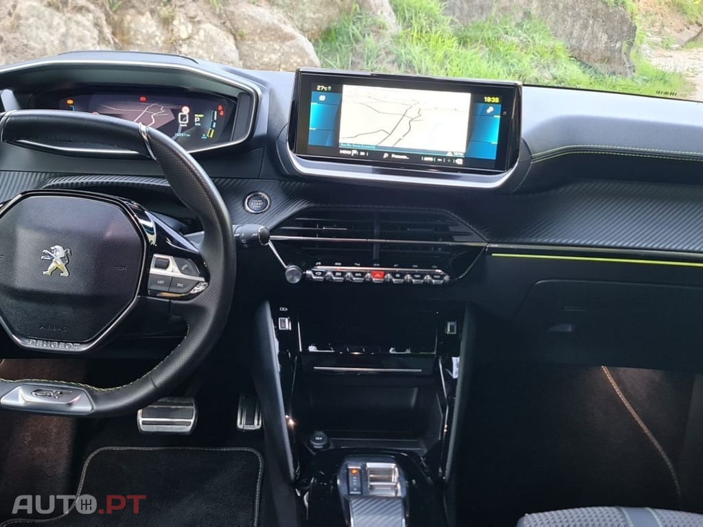 Peugeot E-208 GT