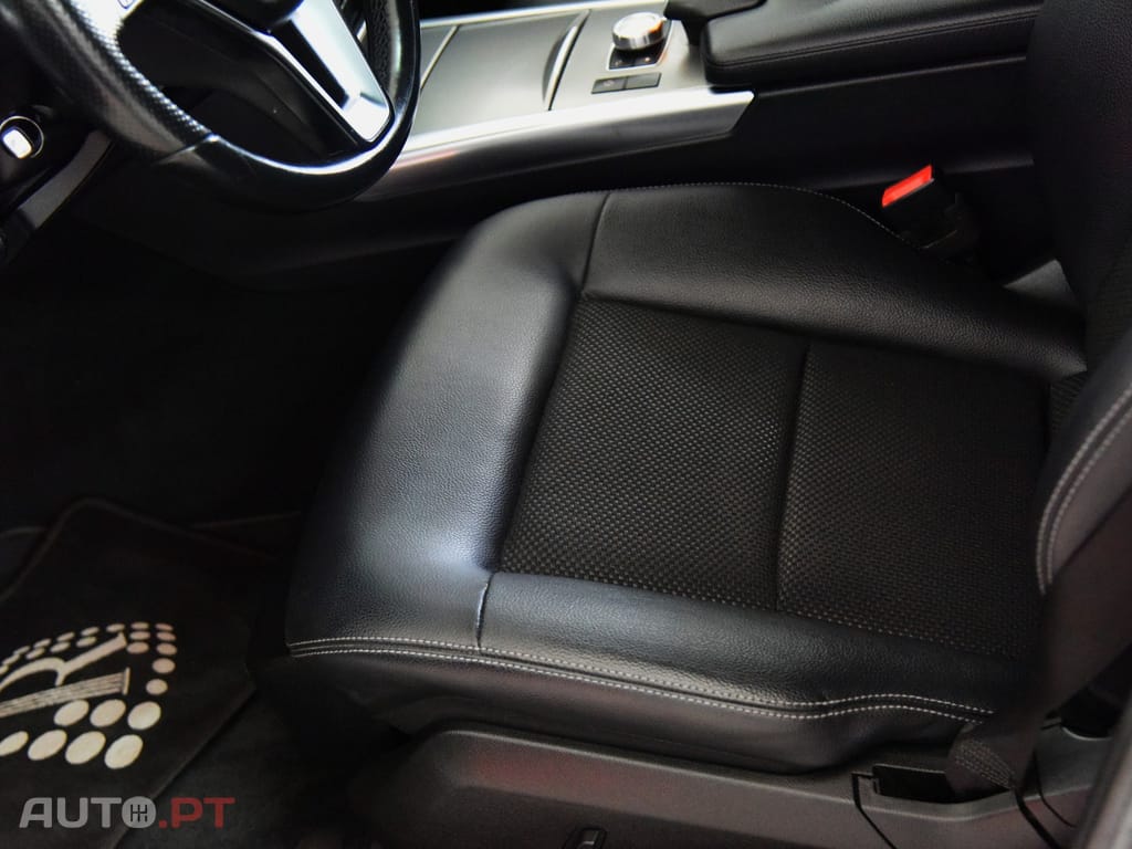 Mercedes-Benz E 300 BlueTEC Hybrid Avantgarde