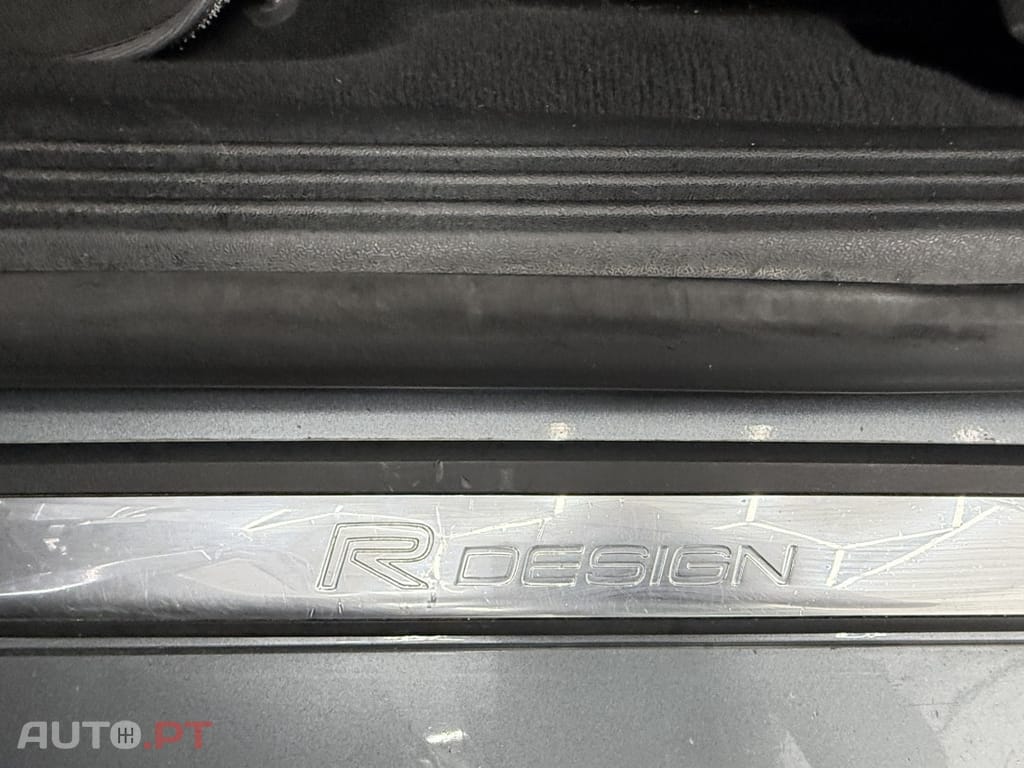 Volvo V40 2.0 D2 R-Design Momentum Geartronic