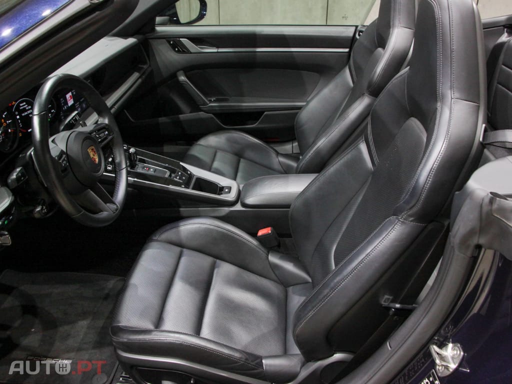 Porsche 992 Carrera Cabriolet PDK
