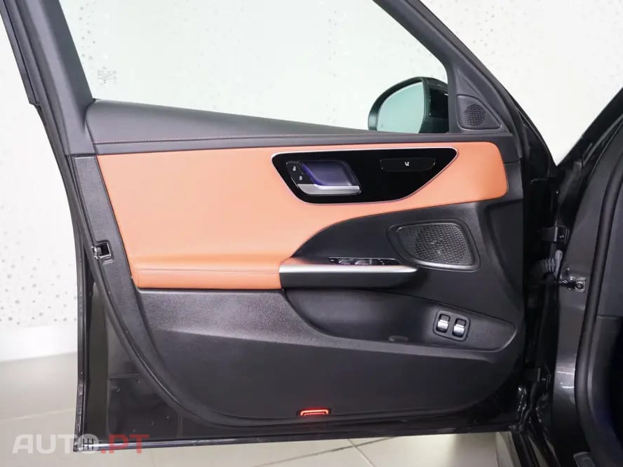 Mercedes-Benz C 300 e T 9G-TRONIC AMG Line