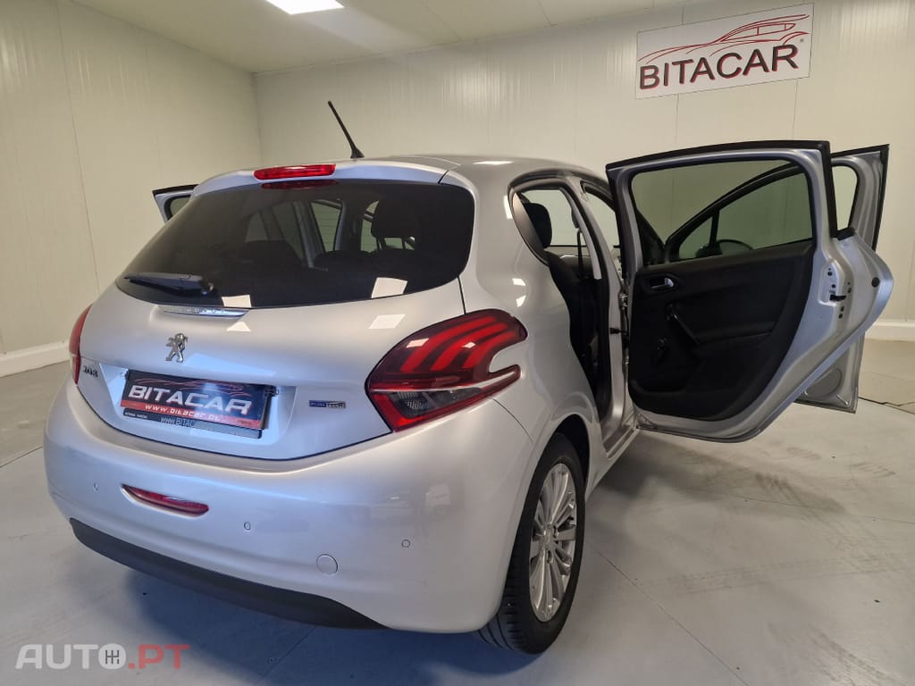 Peugeot 208 1.2 STYLE