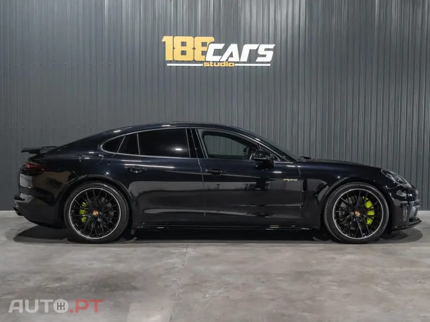 Porsche Panamera 4 E-Hybrid Platinum Edition