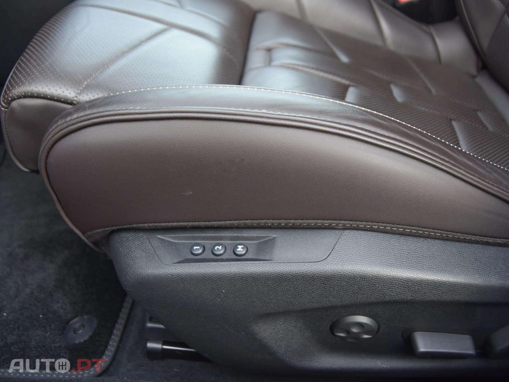 DS DS4 E- Tense 1.6 Hybrid La Premiere