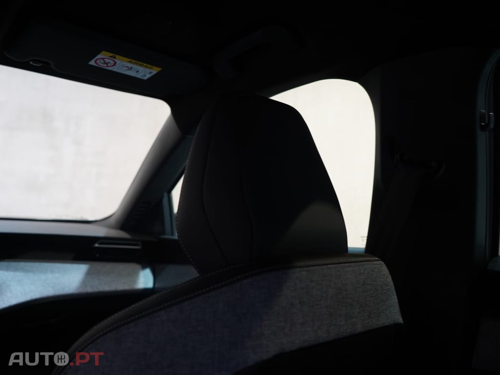 Peugeot 3008 1.2 Hybrid Allure e-DCS6