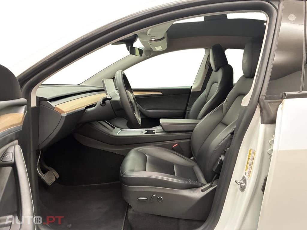 Tesla Model Y Long Range Dual Motor AWD