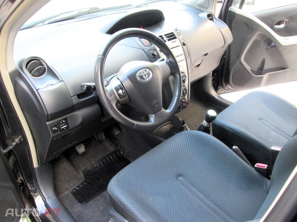 Toyota Yaris 1.0 VVT-i Comfort+AC