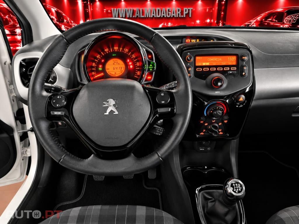 Peugeot 108 1.0 VTi Style