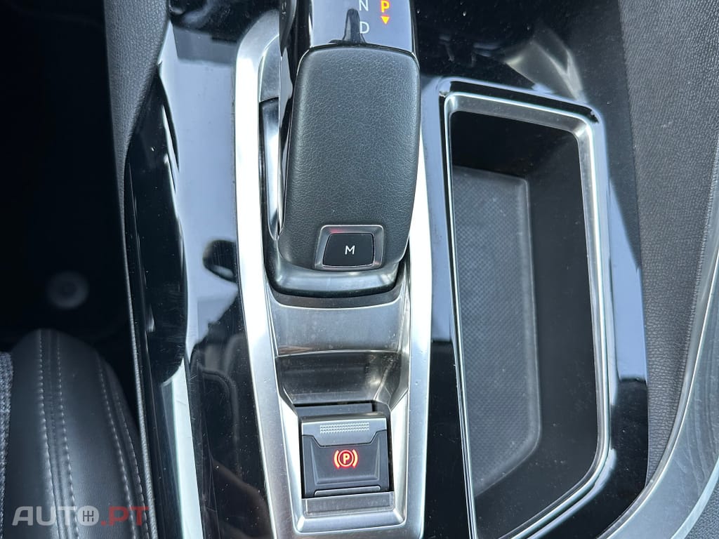 Peugeot 3008 1.2 PureTech Allure EAT8