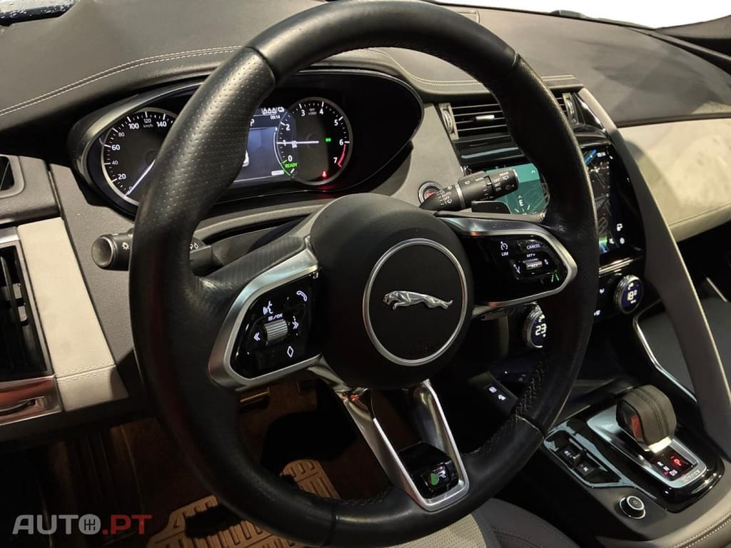 Jaguar E-Pace P300e AWD R-Dynamic HSE