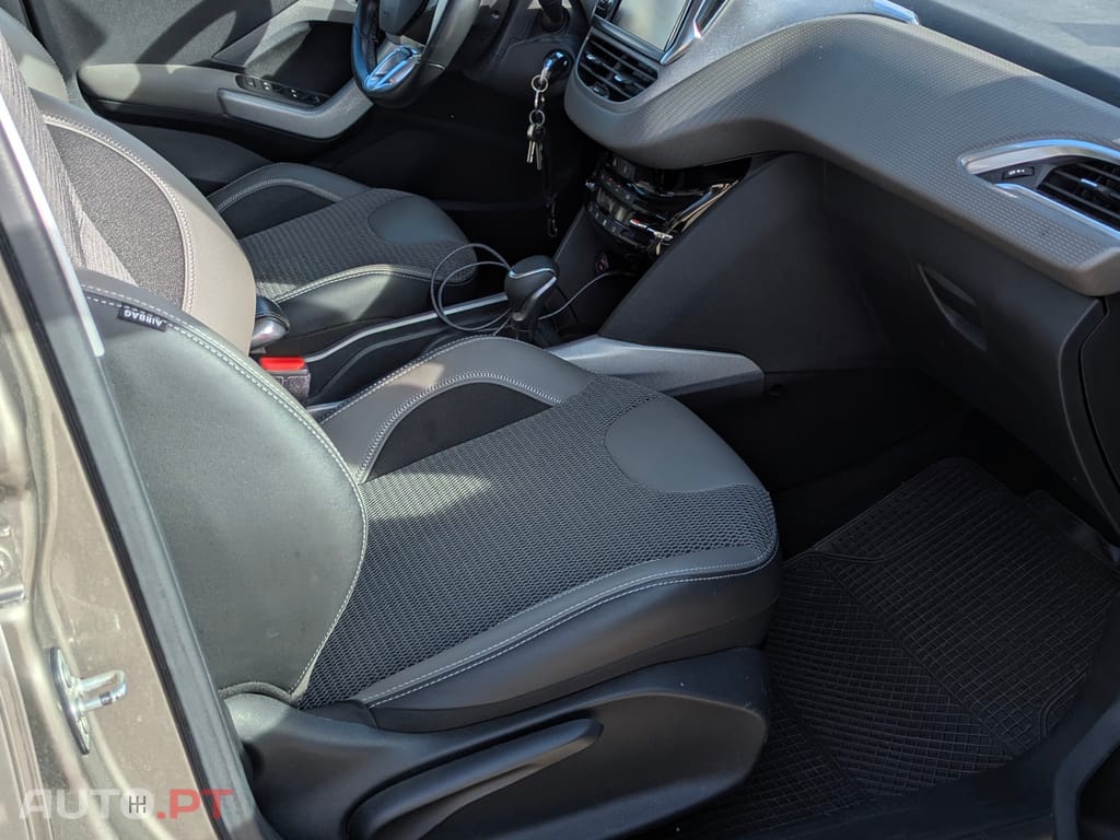 Peugeot 2008 Peugeot 2008 PureTech 110 GPF Stop&Start EAT6 Allure