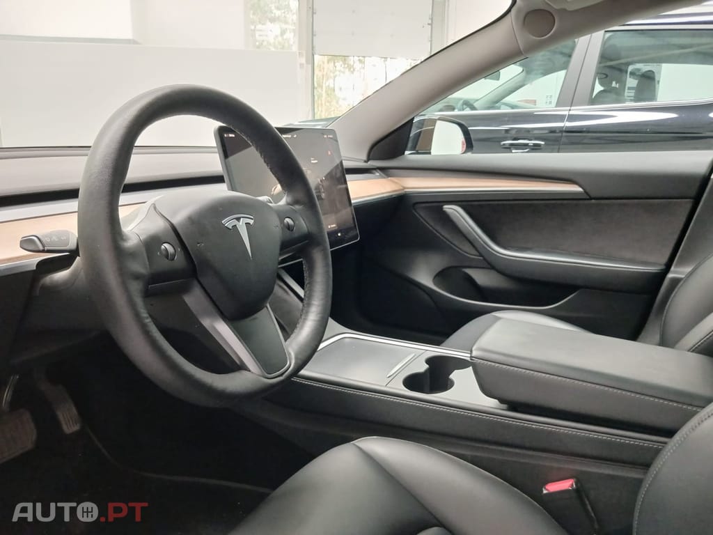 Tesla Model 3 Standard RWD