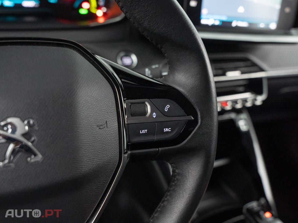 Peugeot E-2008 50 kWh Active Pack