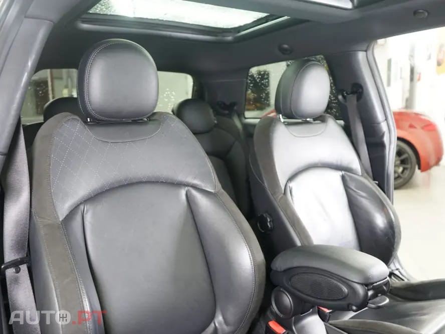 MINI Cooper Cooper SE Premium Classic