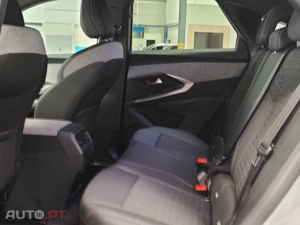 Peugeot 3008 1.2 Hybrid Allure e-DCS6