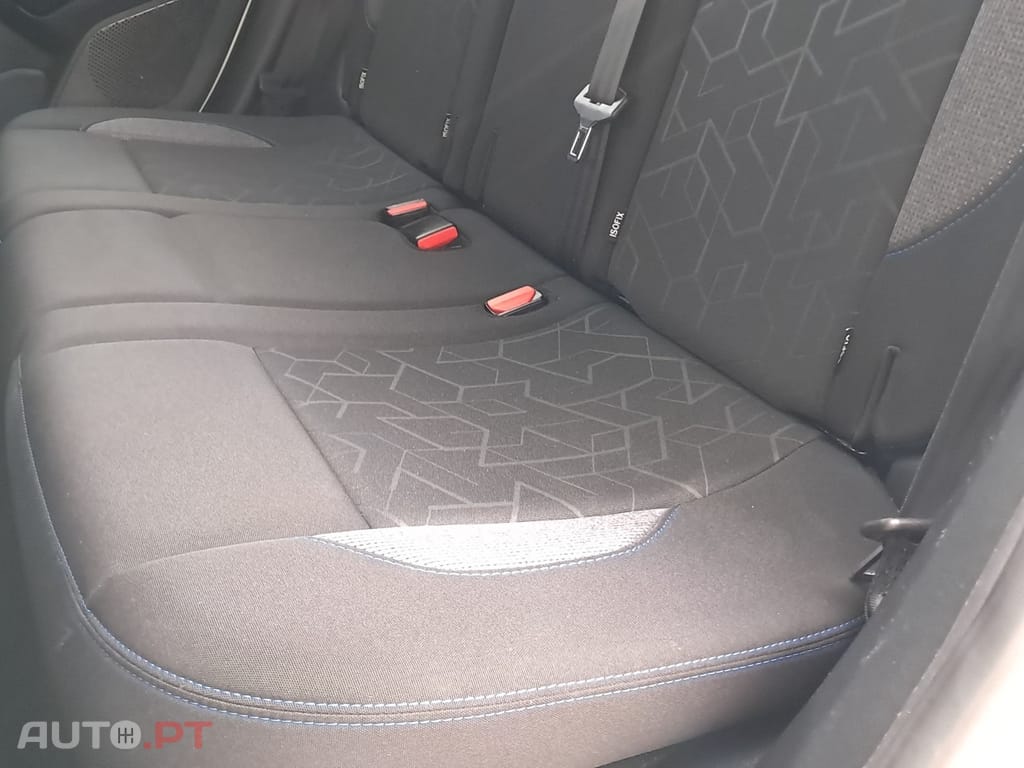 Peugeot 2008 1.5 BlueHDi Signature