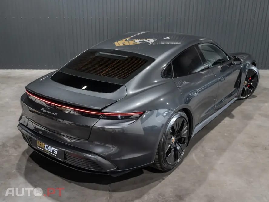 Porsche Taycan 4S