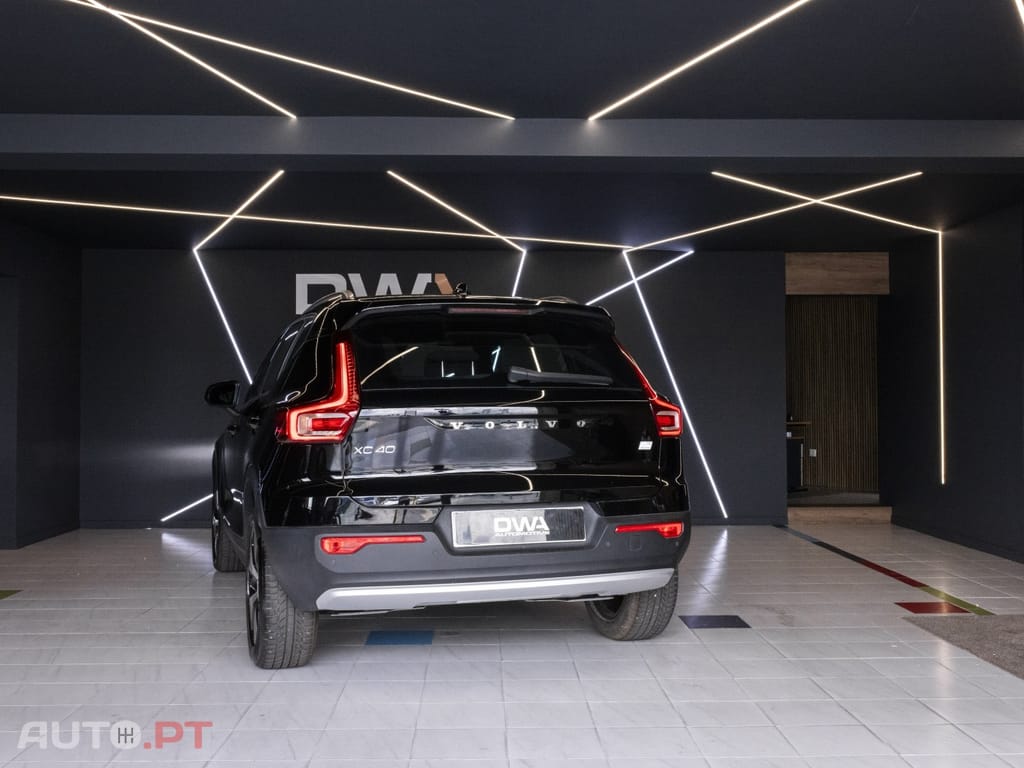 Volvo XC40 T5 Recharge DKG Plus Dark