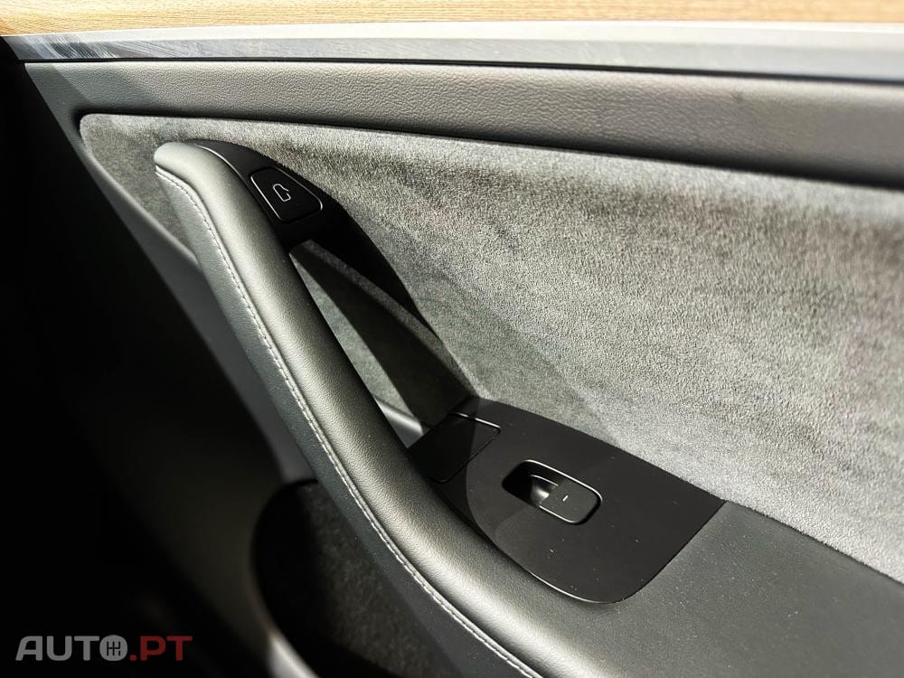Tesla Model Y Long Range Dual Motor AWD