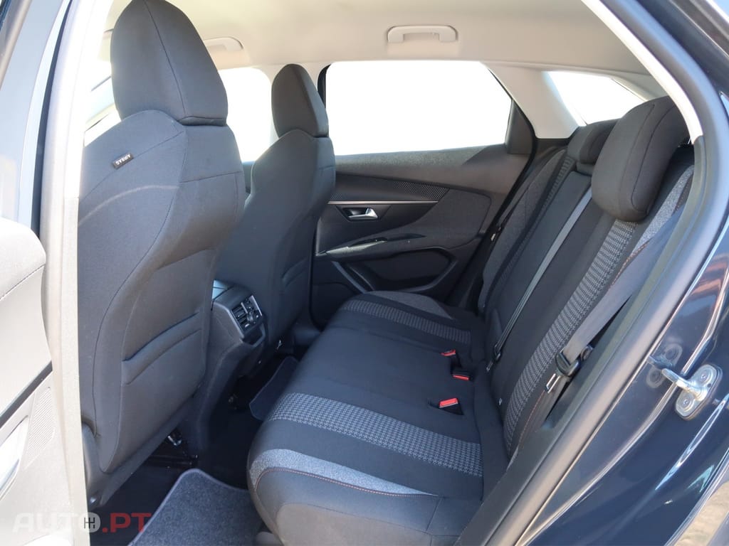 Peugeot 3008 PureTech 130 Stop & Start GPF EAT8 Active