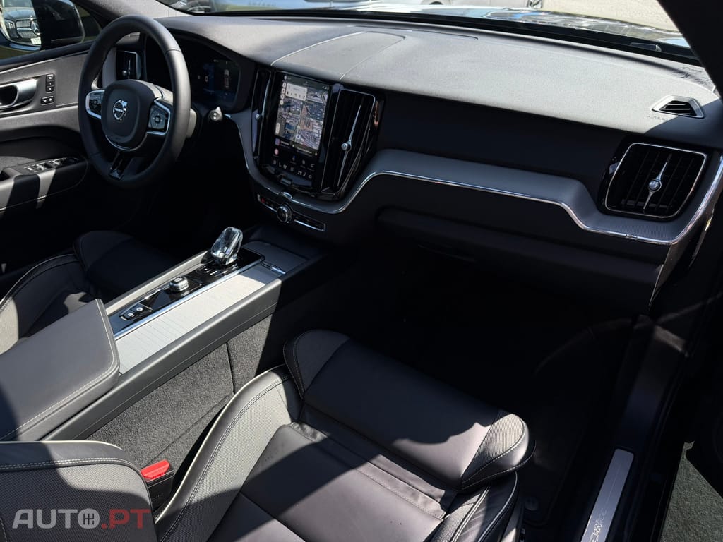 Volvo XC 60 2.0 T6 PHEV Black Edition AWD — fotografia 22