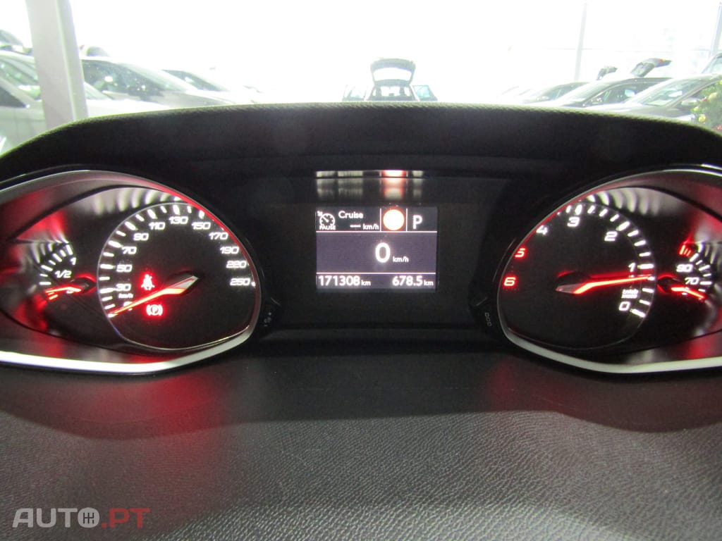 Peugeot 308 1.5 BlueHDi Style EAT8