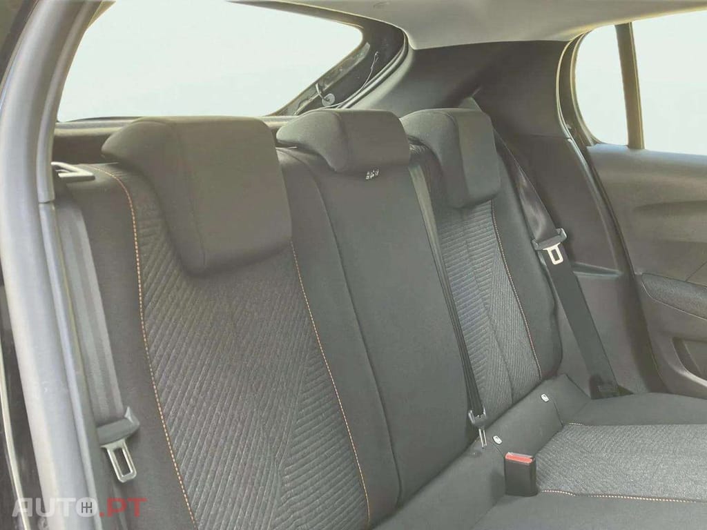 Peugeot 208 1.2 Hybrid Style e-DCS6