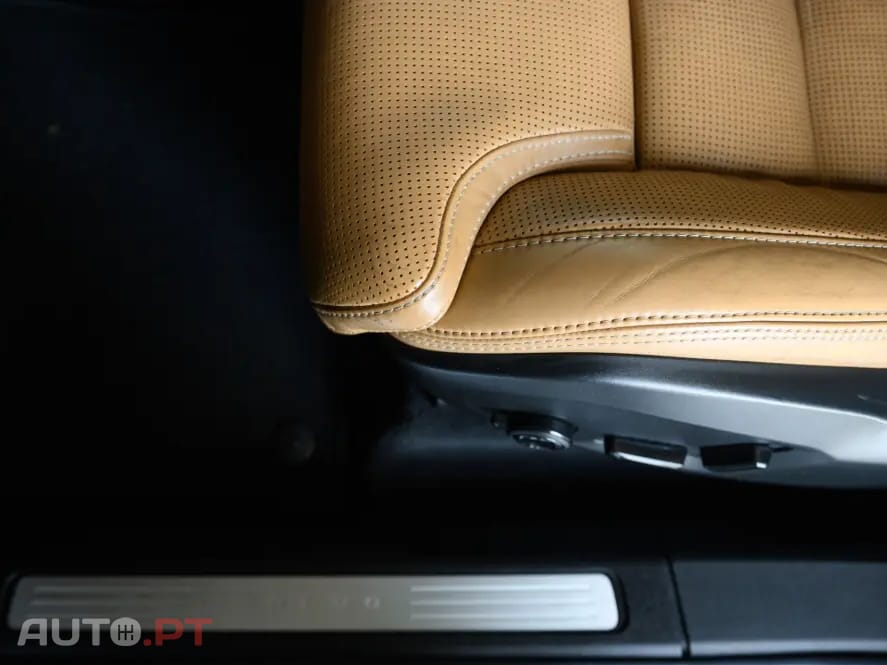 Volvo XC60 2.0 D4 Inscription AWD Geartronic