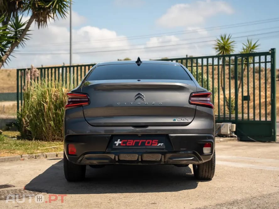 Citroen e-C4 X Shine