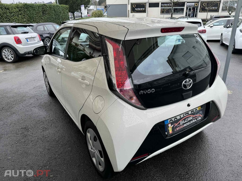 Toyota Aygo 1.0 X-Play Plus