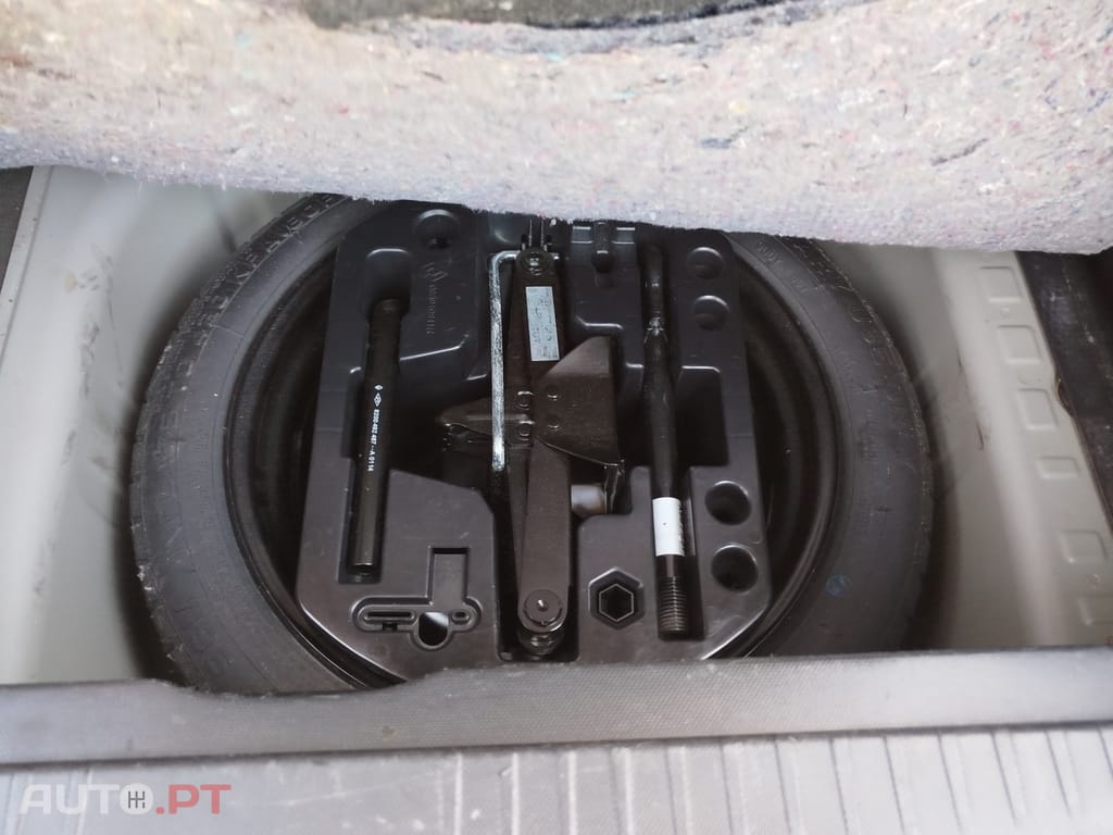 Renault Captur TCe 120 EDC Dynamique — fotografia 19