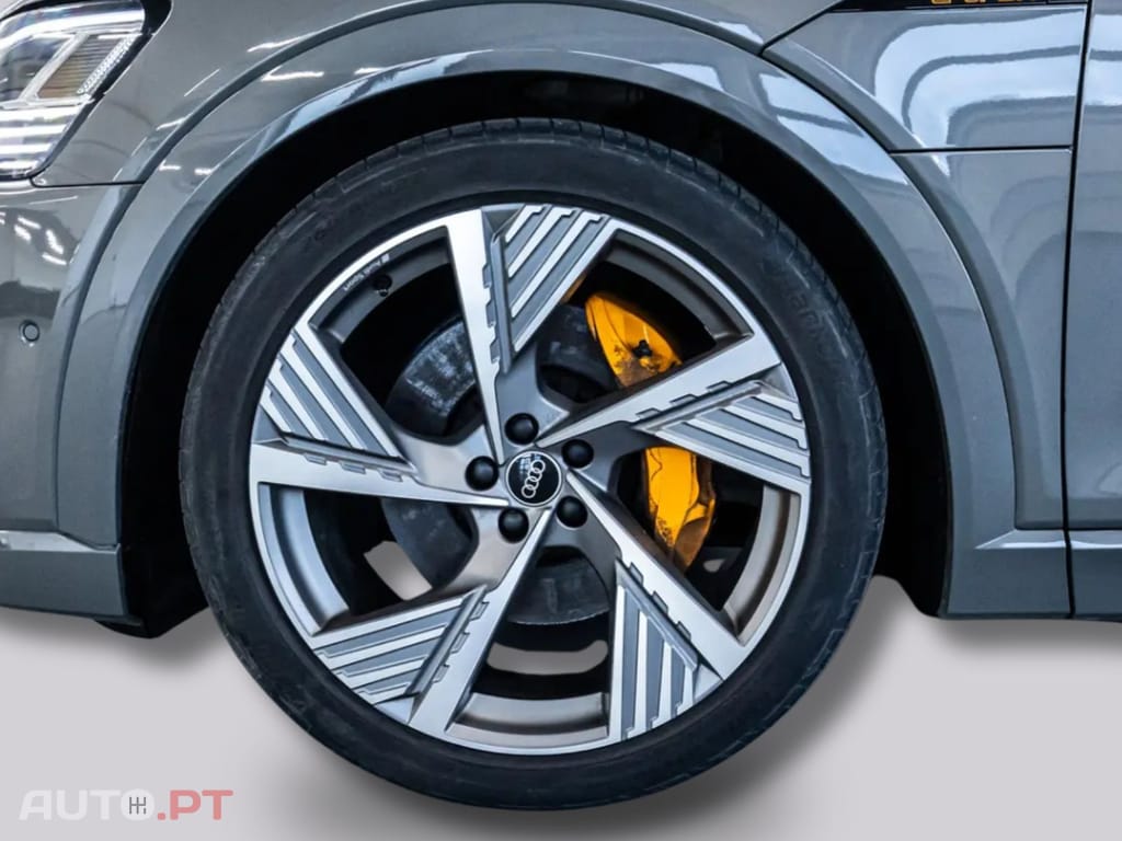 Audi E-Tron I.V.A DEDUTÍVEL 55 S LINE BLACK EDITION