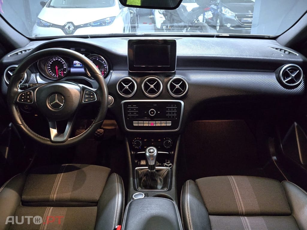 Mercedes-Benz A 180 d Urban — fotografia 14