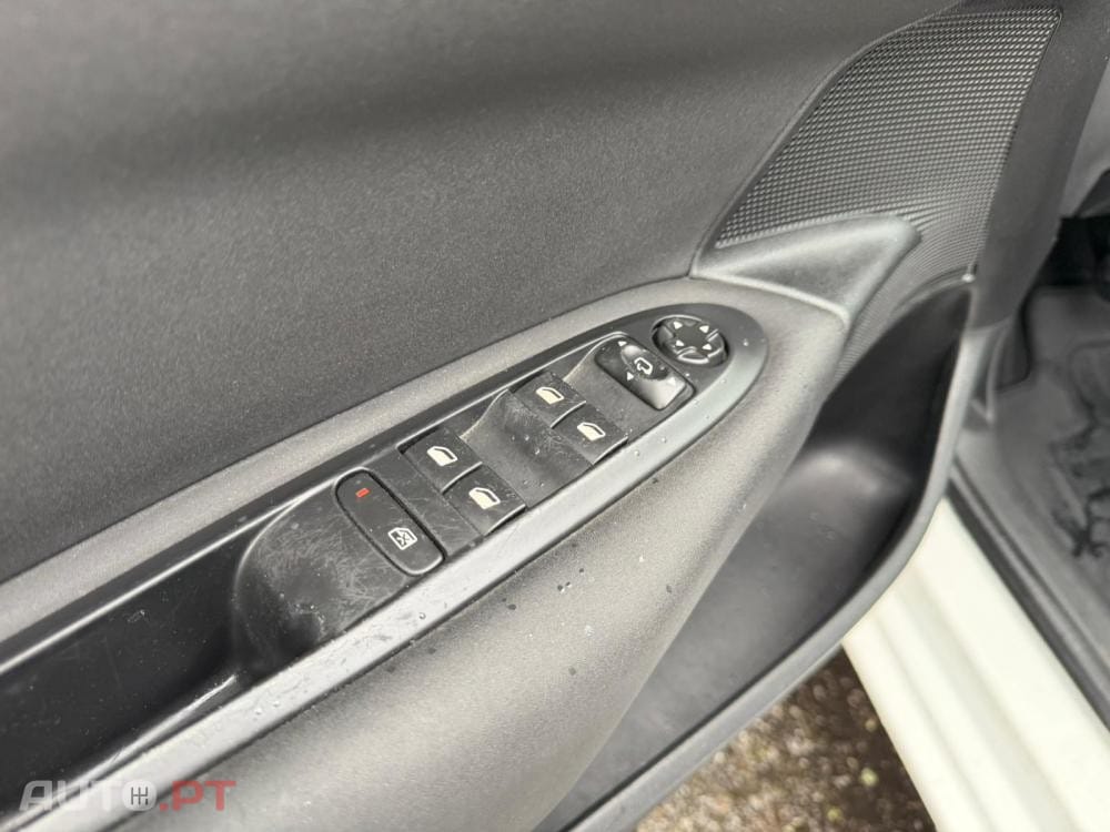 Citroën C4 1.6 BlueHDi Feel Edtion — fotografia 19