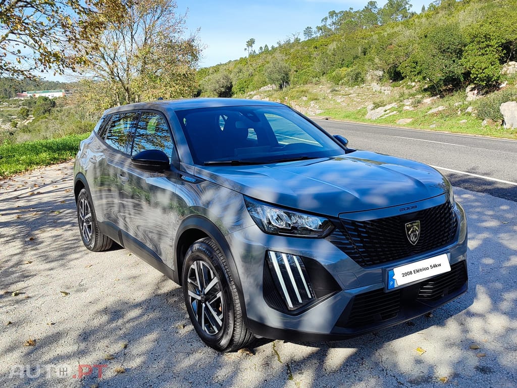 Peugeot E-2008 Active