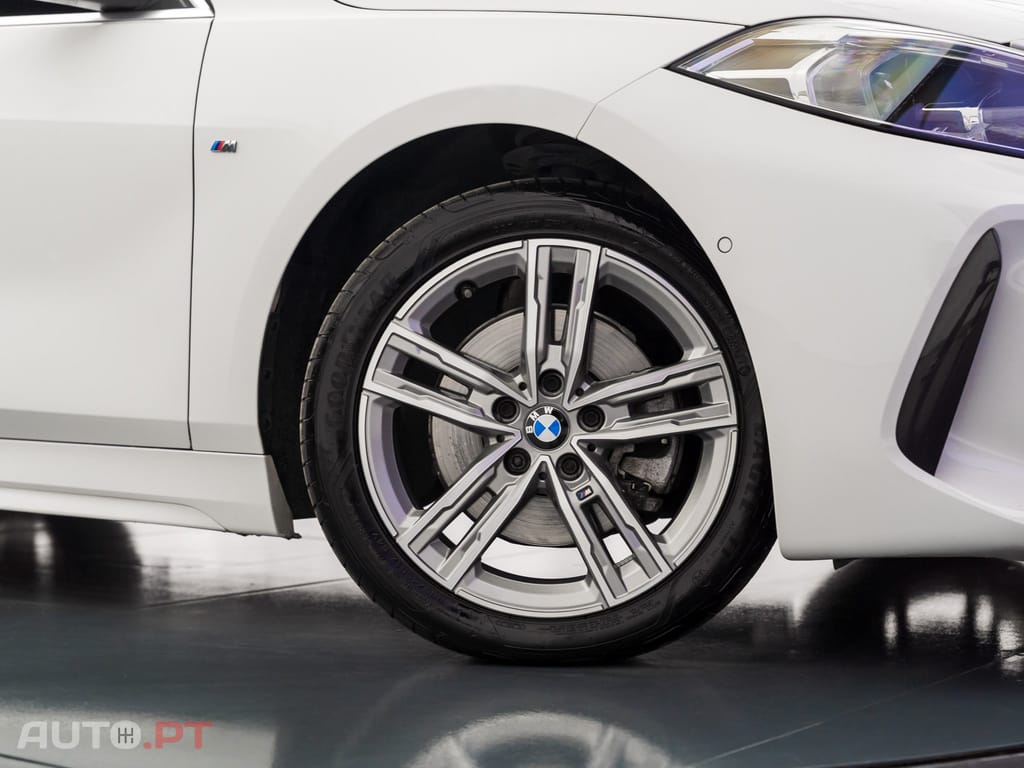 BMW 116 d Pack Desportivo M Auto