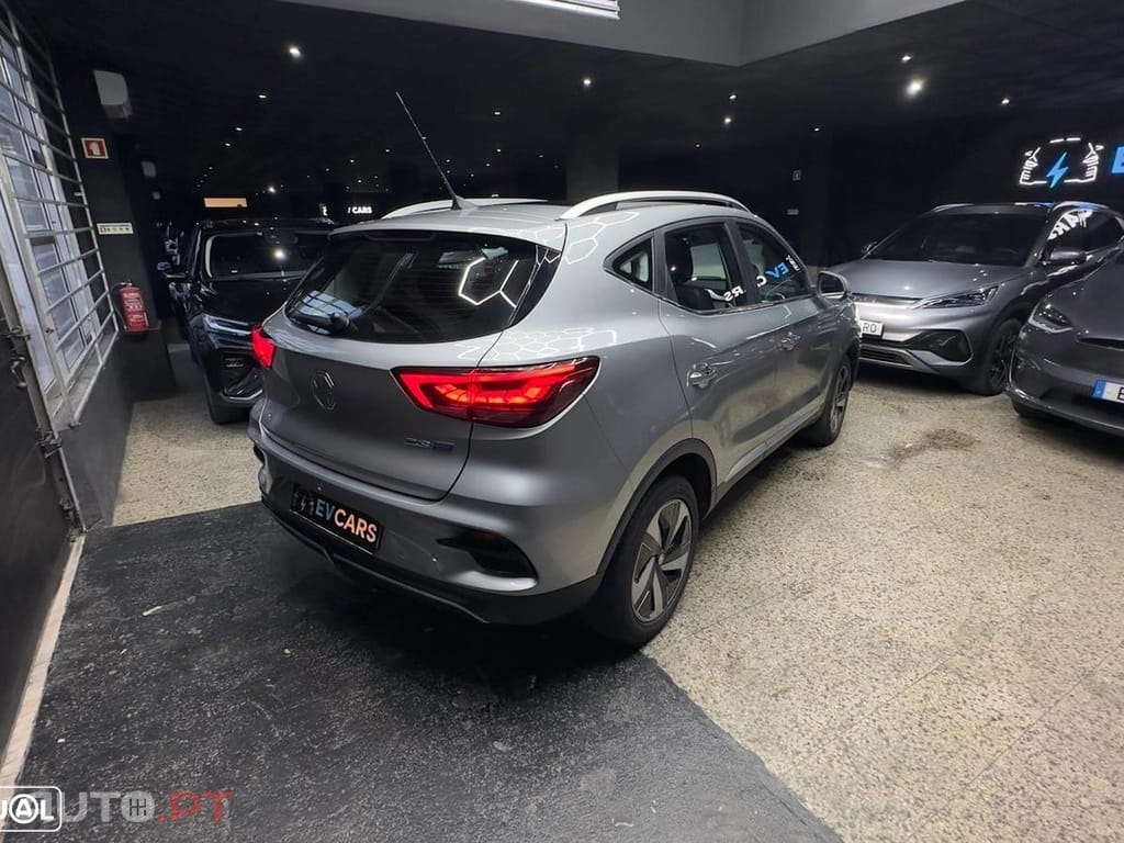 MG ZS EV 72.6 kWh Luxury