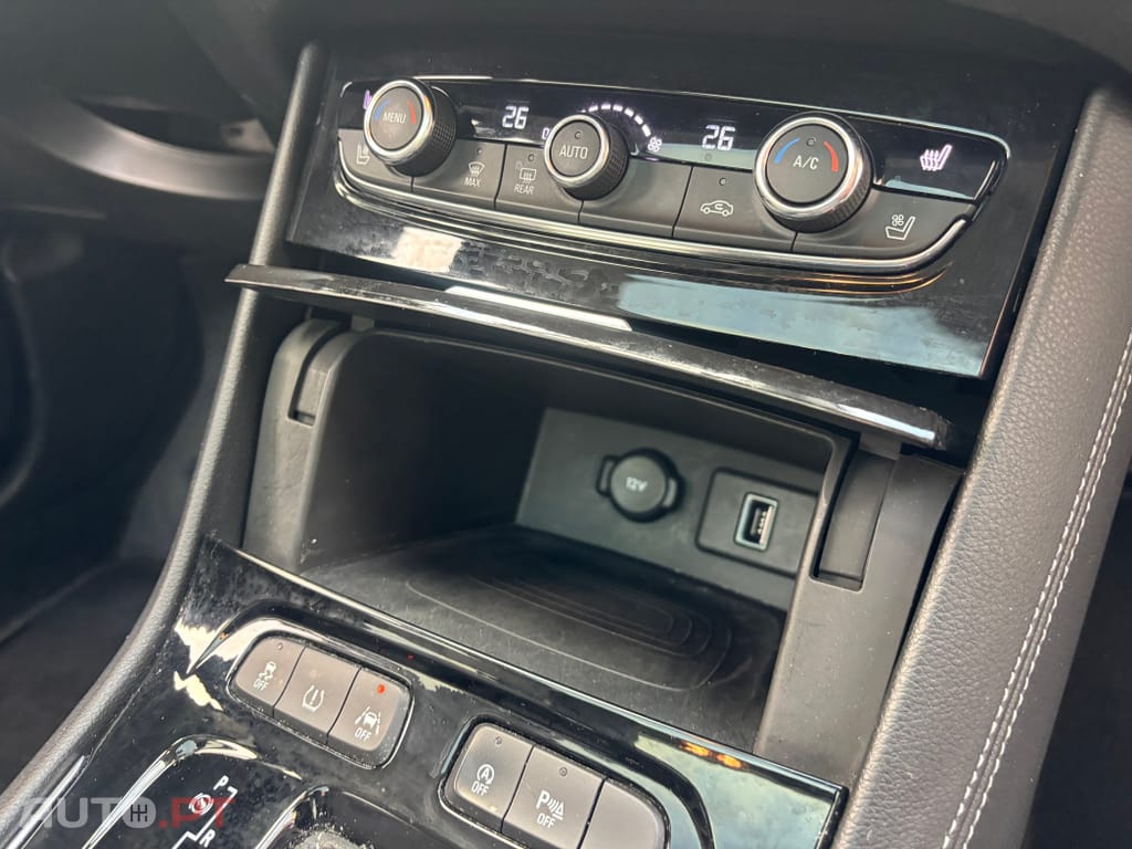 Opel Grandland (X) 1.2 T Design & Tech AT