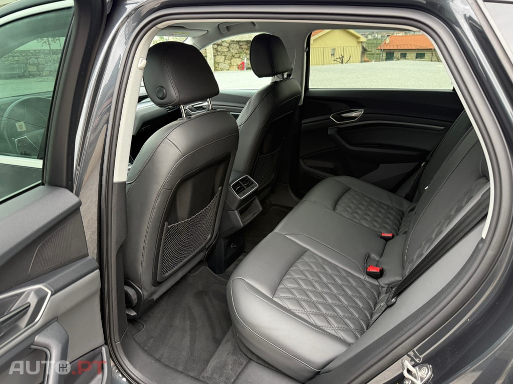 Audi Q8 E-Tron 55 quattro Advanced