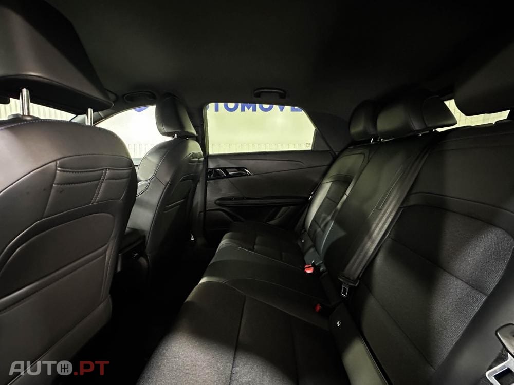 MG MG4 77 kWh Extended Range Luxury