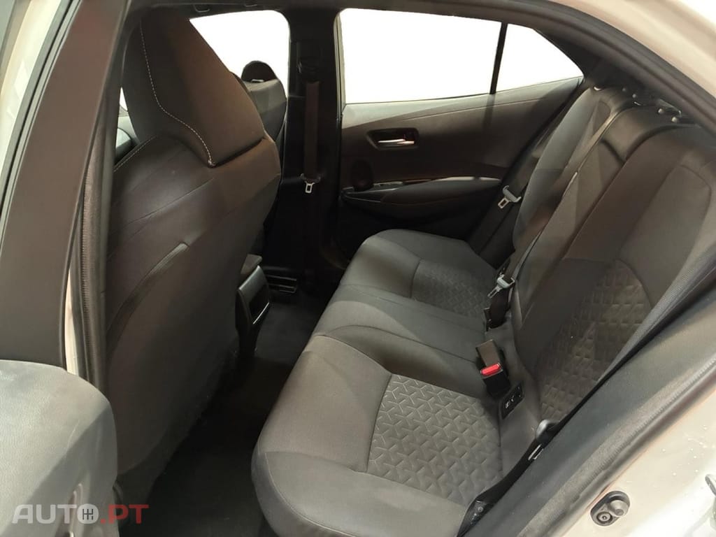 Toyota Corolla 1.8 Hybrid Dynamic
