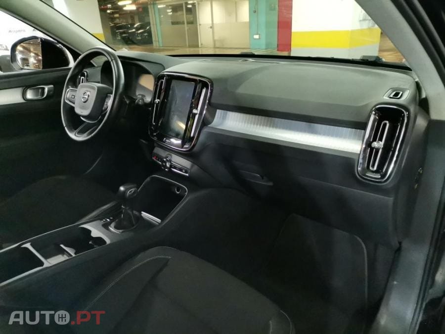 Volvo XC40 2.0 D3 Momentum