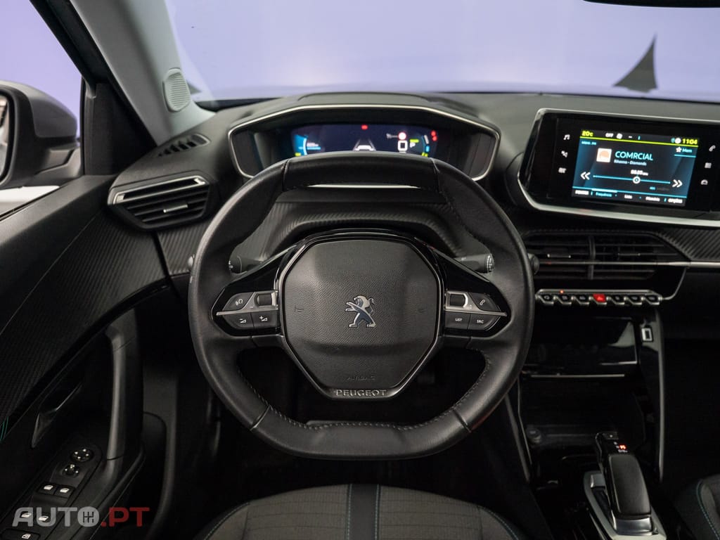 Peugeot E-2008 50 kWh Allure Pack