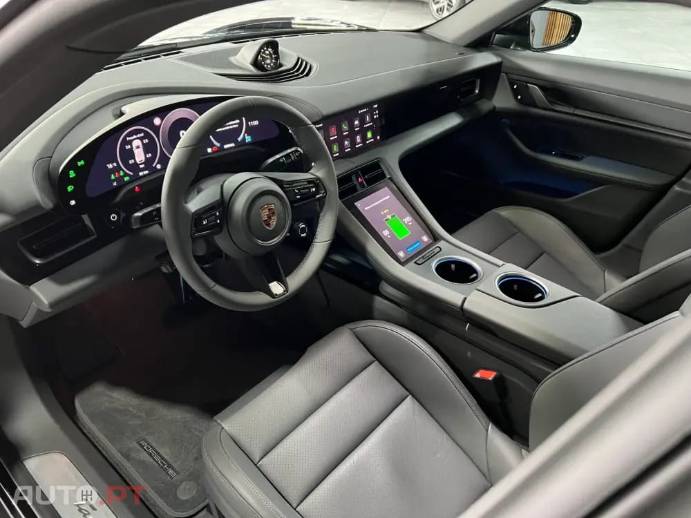 Porsche Taycan Outro